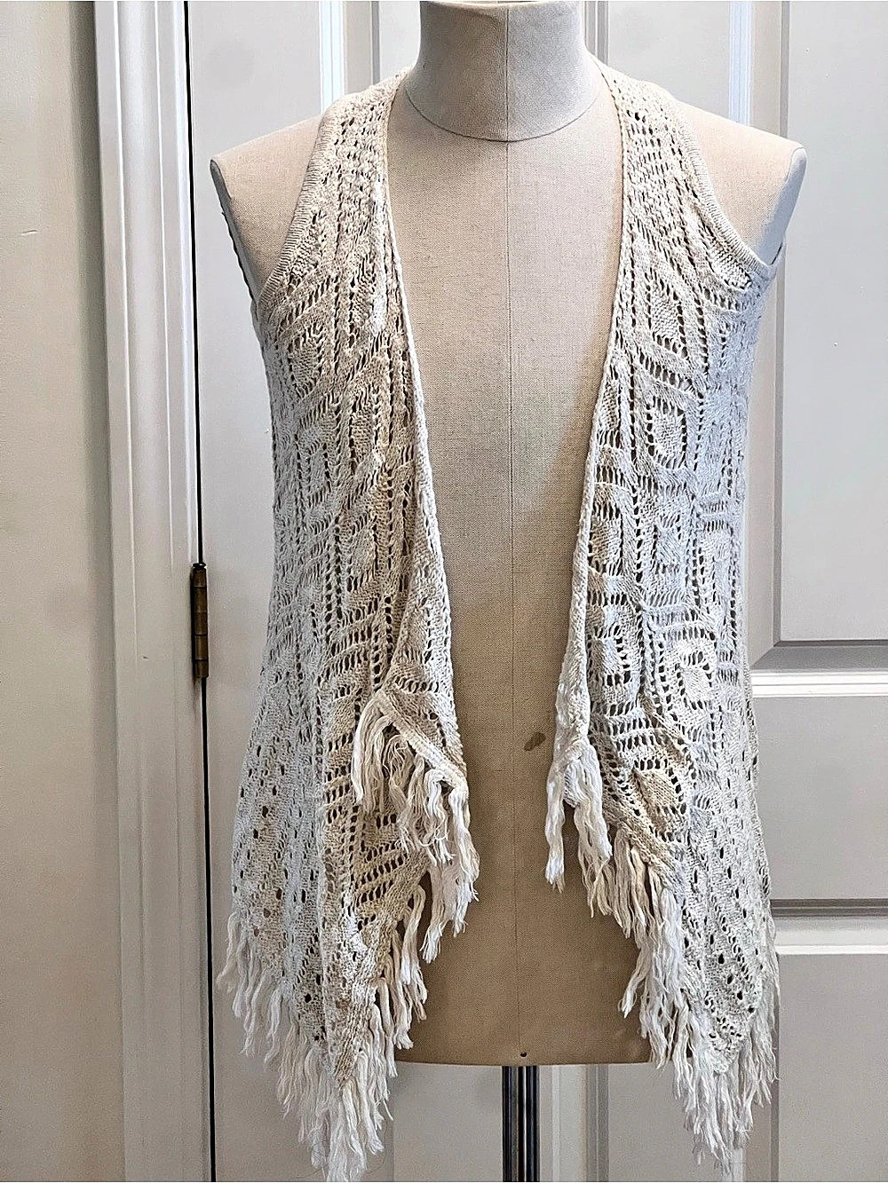 Justice Girls Size 12/14 Crochet Fringe Vest Like New